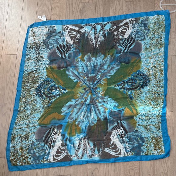 Ardene Blue Ocean-Themed Towel - Picture 2 of 9